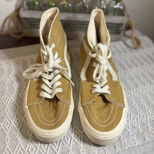 Vans Peace And Leaf Limited Edition Sneakers Unisex Womens 11, Men’s 9.5. Gold